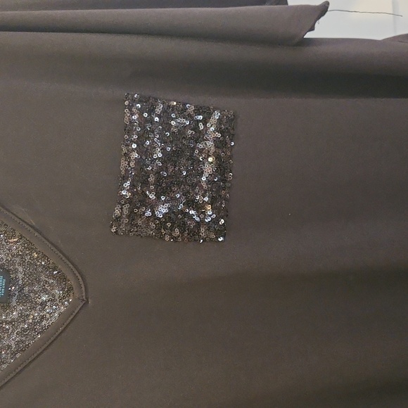 Black sequence top - Picture 2 of 3